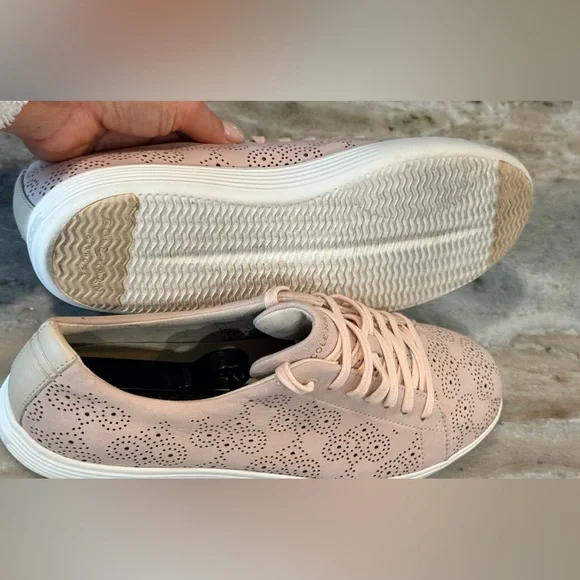 Women’s COLE HAAN Grand OS perforated pink blush leather sneakers-Size 10 - Picture 9 of 10